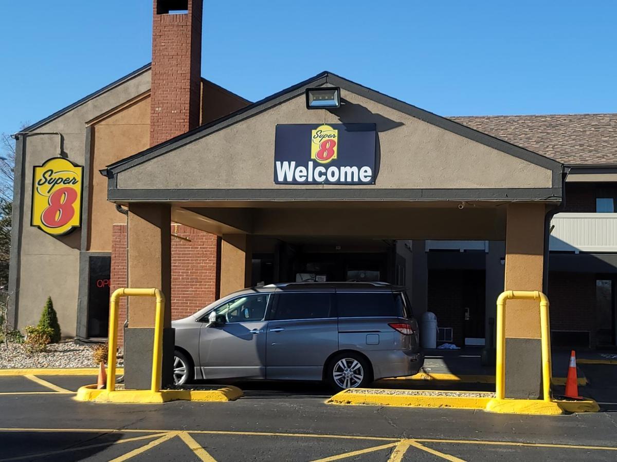 Super 8 By Wyndham Kansas City Airport North מראה חיצוני תמונה