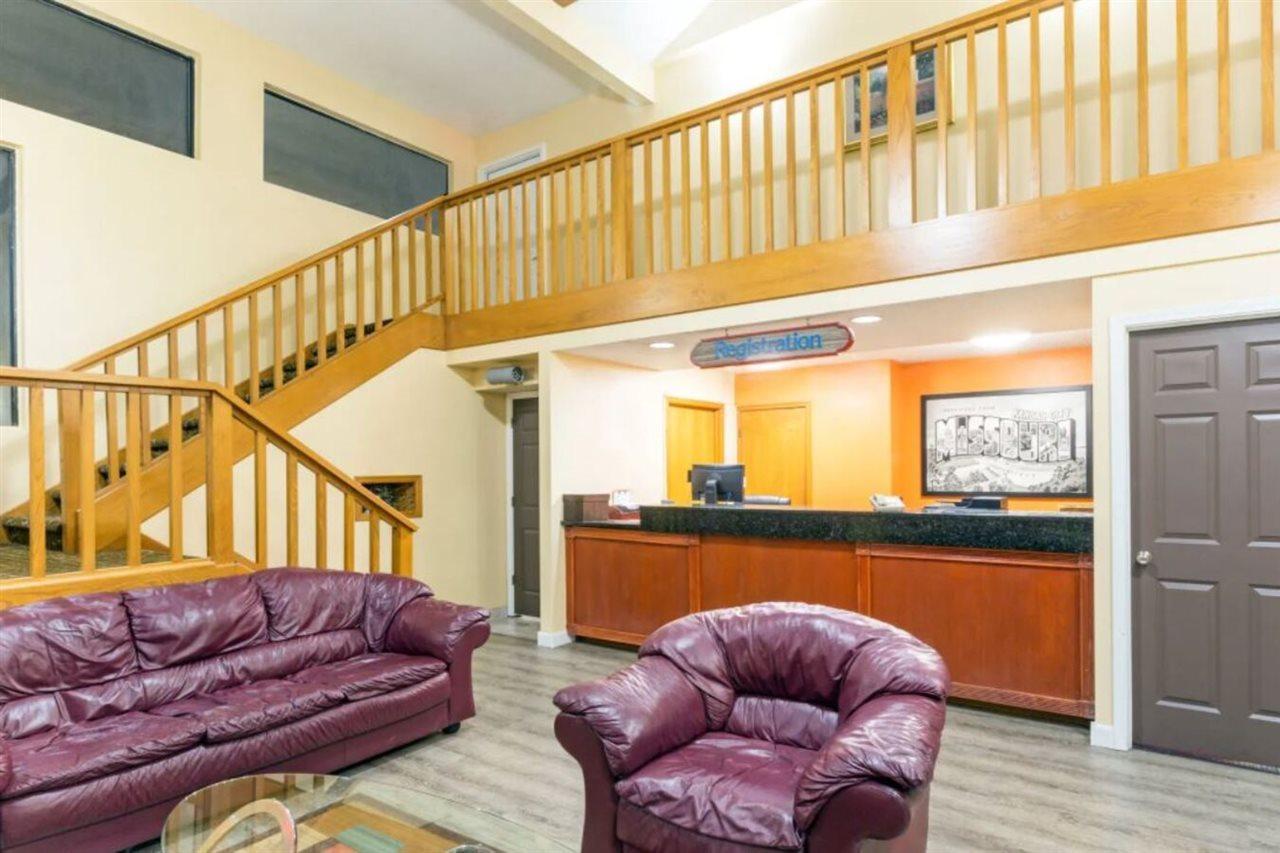 Super 8 By Wyndham Kansas City Airport North מראה חיצוני תמונה