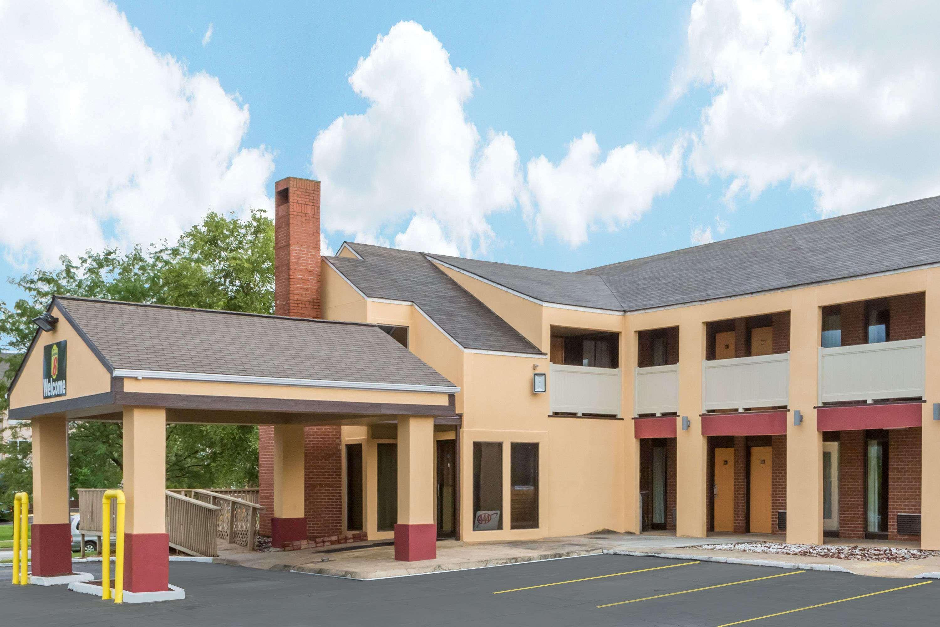 Super 8 By Wyndham Kansas City Airport North מראה חיצוני תמונה