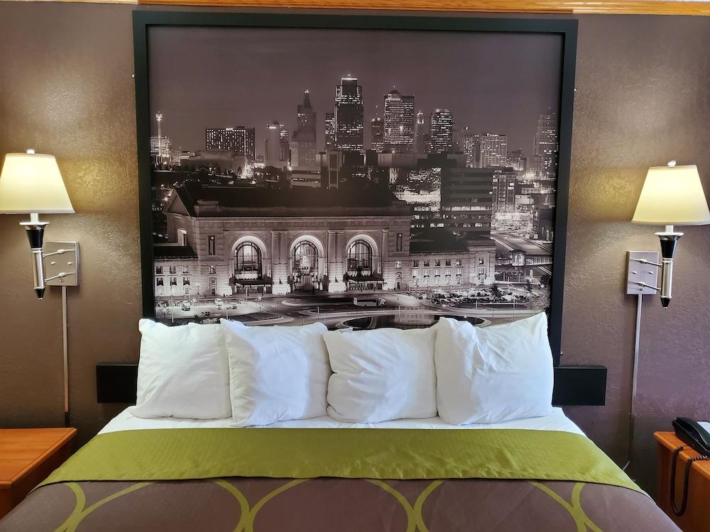 Super 8 By Wyndham Kansas City Airport North מראה חיצוני תמונה