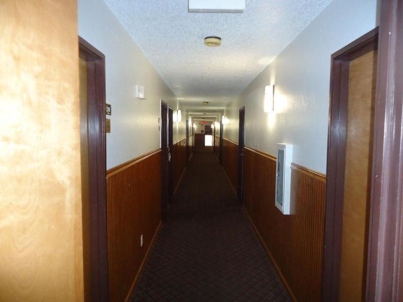 Super 8 By Wyndham Kansas City Airport North מראה חיצוני תמונה